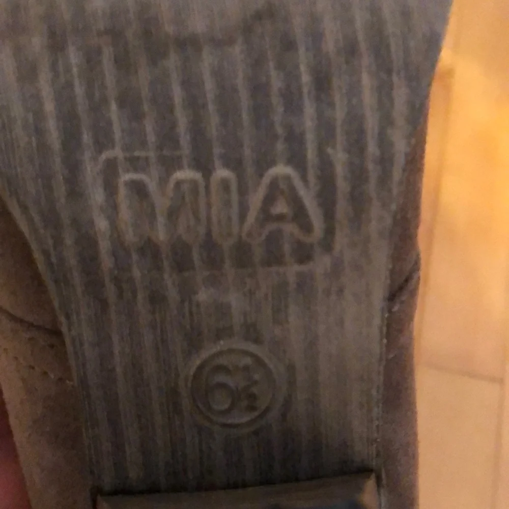 MIA brown booties​​​​​​​​​​​​​​